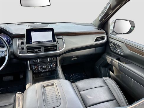 Used 2023 Chevrolet Suburban Premier image 24