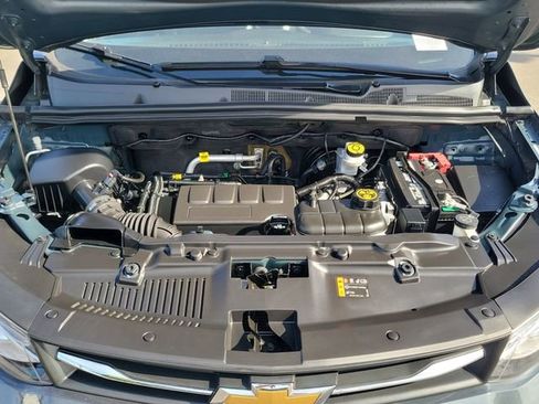 Used 2021 Chevrolet Trax LT w/ LT Convenience Package image 23