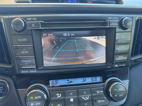 Used 2013 Toyota RAV4 Limited FWD image 18
