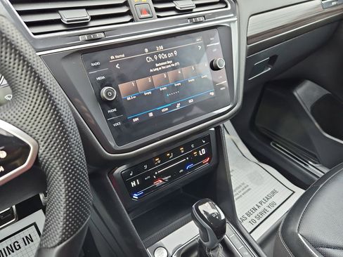 Used 2024 Volkswagen Tiguan SEL R-Line image 18