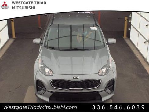 Used 2021 Kia Sportage LX image 3