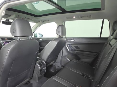 Used 2021 Volkswagen Tiguan SE w/ Panoramic Sunroof Package AWD/4WD image 22