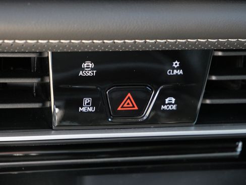 Certified 2024 Volkswagen Atlas SEL AWD/4WD image 31