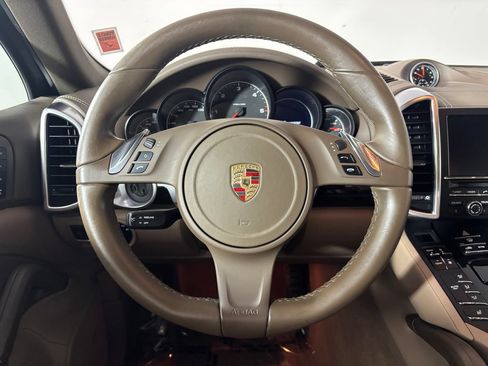 Used 2014 Porsche Cayenne Diesel AWD/4WD image 17