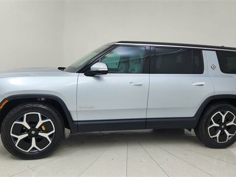Used 2023 Rivian R1S Adventure image 3