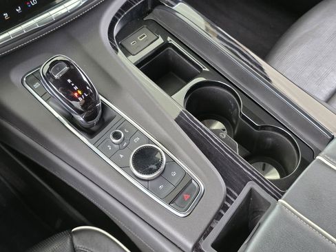 Used 2022 Cadillac Escalade ESV Sport w/ Touring Package image 17