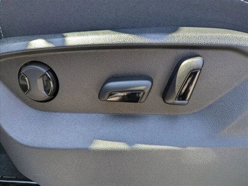 New 2026 Volkswagen Atlas SE FWD image 11