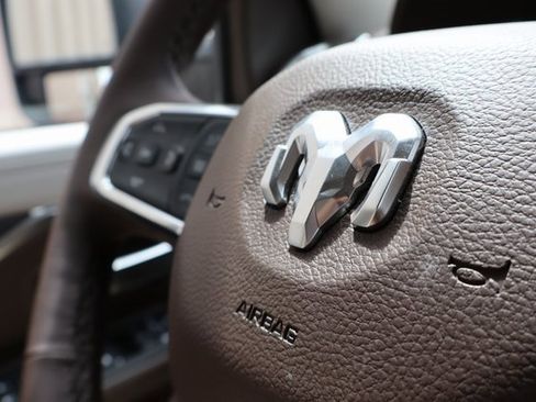 Used 2025 RAM 2500 Laramie w/ Towing Technology Group image 31