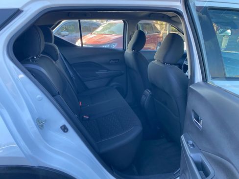 Used 2021 Nissan Kicks SV FWD image 39