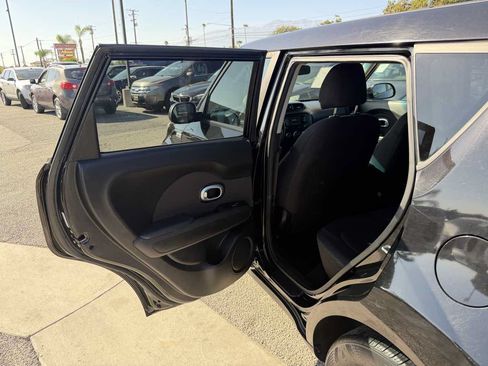 Used 2019 Kia Soul FWD image 13