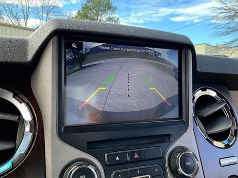 Used 2014 Ford F250 Lariat w/ Lariat Interior Package image 13