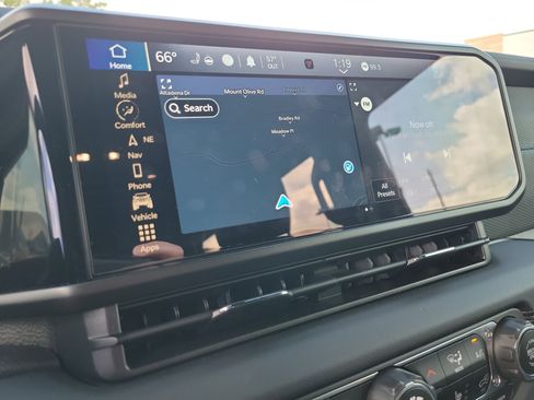 Used 2024 Jeep Wrangler Unlimited Rubicon 4xe image 17