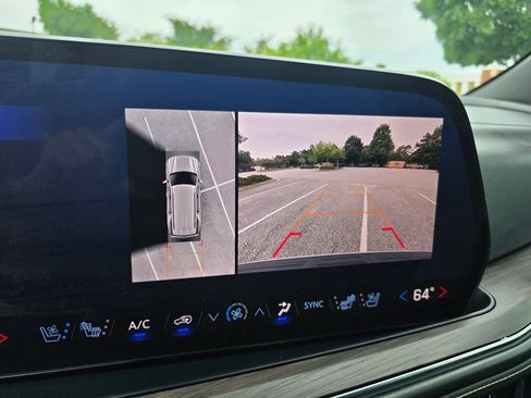 Used 2025 Chevrolet Tahoe Premier RWD image 19