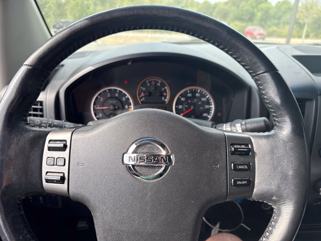 Used 2010 Nissan Titan SE w/ SE Premium Utility Pkg RWD image 24