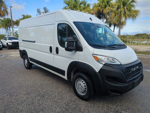 Used 2023 RAM ProMaster 2500 image 2