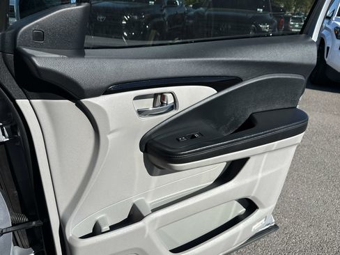 Used 2021 Honda Pilot Touring image 22
