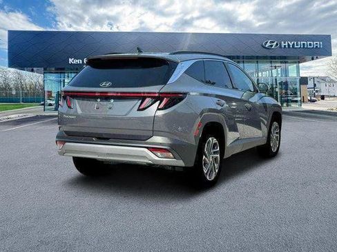 New 2025 Hyundai Tucson Limited image 7
