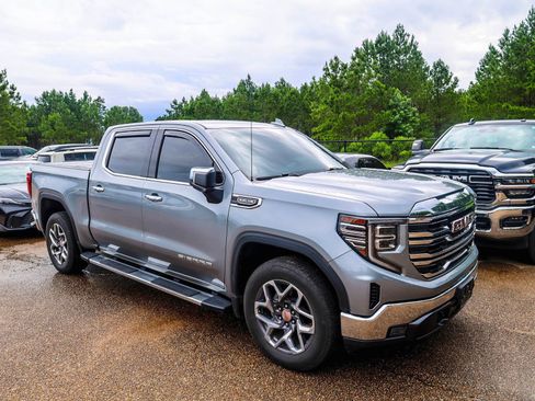 Used 2023 GMC Sierra 1500 SLT w/ SLT Premium Package RWD image 1