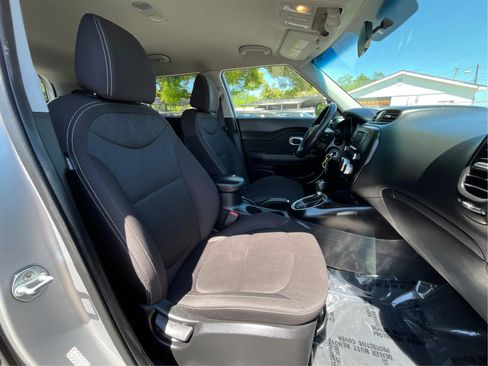 Used 2018 Kia Soul image 22