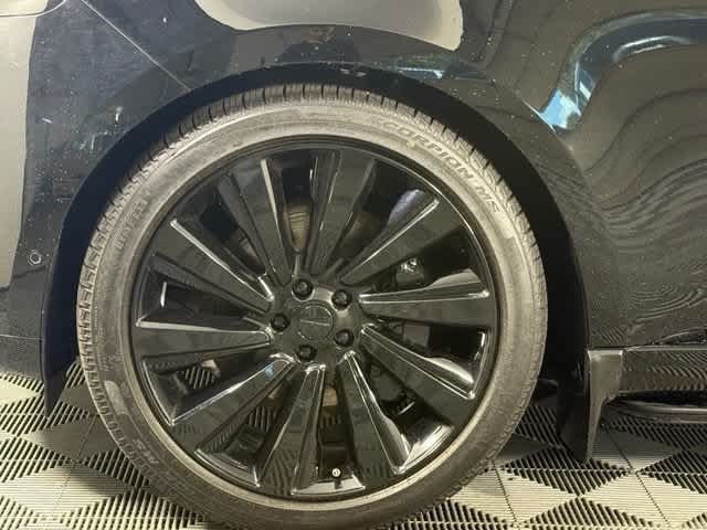 New 2026 Land Rover Range Rover Long Wheel Base SV AWD/4WD image 12