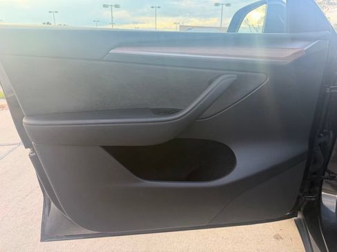 Used 2025 Tesla Model Y Long Range AWD/4WD image 9