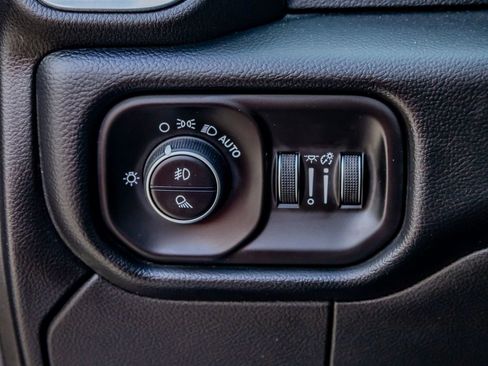 Used 2019 RAM 3500 Laramie image 22