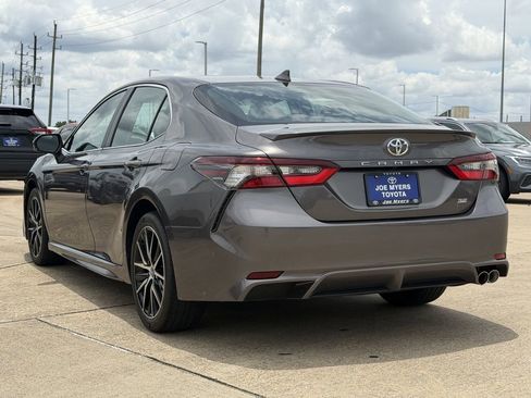 Used 2024 Toyota Camry SE FWD image 7