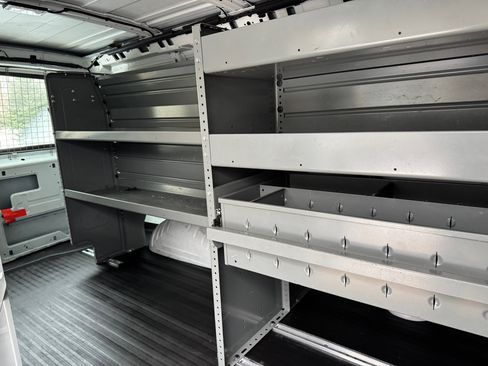 Used 2015 Chevrolet Express 2500 image 22