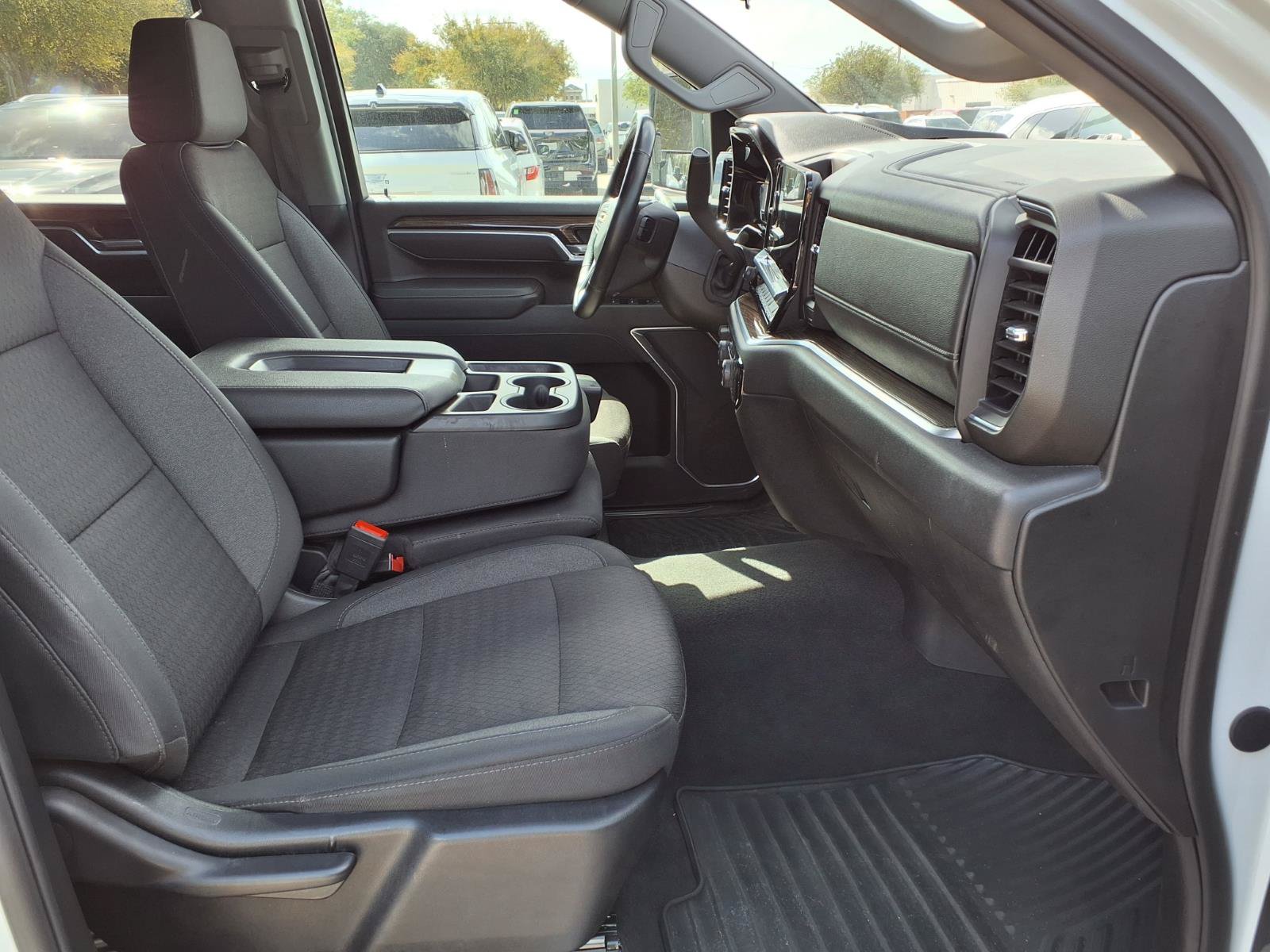 Used 2025 Chevrolet Silverado 2500 LT w/ Convenience Package AWD/4WD image 11