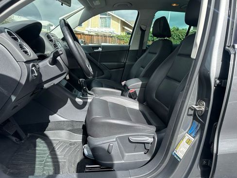 Used 2012 Volkswagen Tiguan SE image 10
