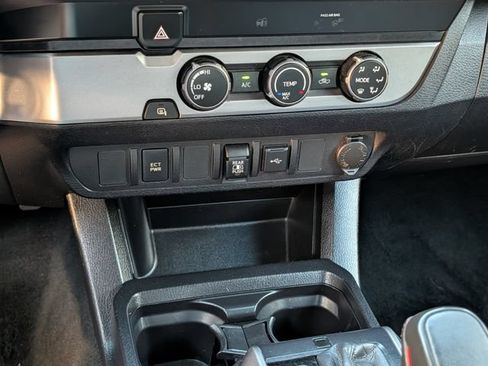 Used 2020 Toyota Tacoma SR5 RWD image 8