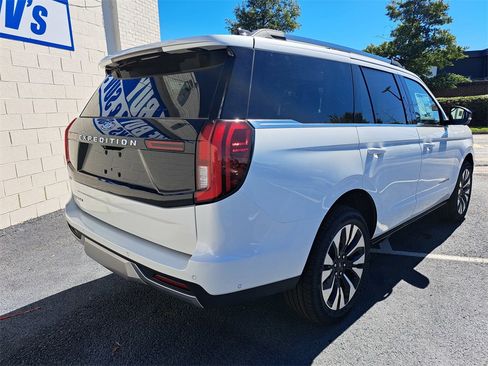 New 2025 Ford Expedition Platinum w/ Driver's Package image 6