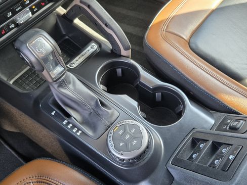 Used 2024 Ford Bronco Outer Banks w/ Sasquatch Package AWD/4WD image 15