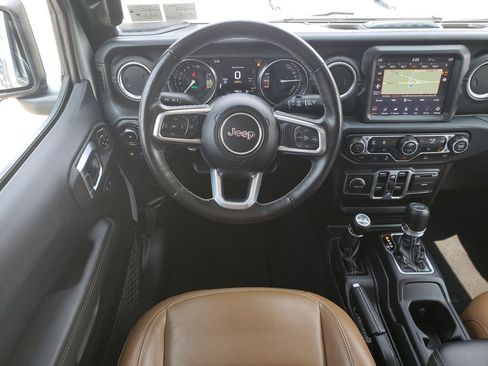 Used 2023 Jeep Wrangler Unlimited Sahara w/ Cold Weather Group AWD/4WD image 17