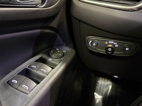 Used 2019 Chevrolet Equinox Premier image 6