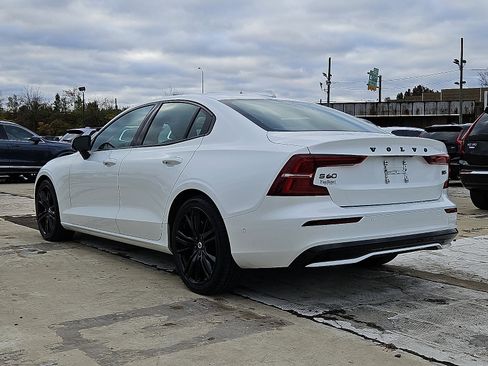 Used 2023 Volvo S60 B5 Plus w/ Climate Package image 4