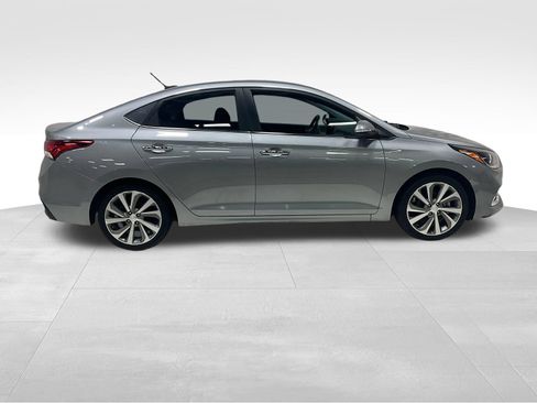 Used 2021 Hyundai Accent Limited w/ Cargo Package FWD image 4