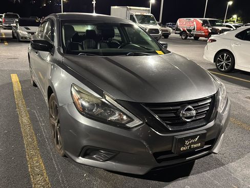 Used 2018 Nissan Altima 2.5 SR w/ SR Midnight Edition image 3