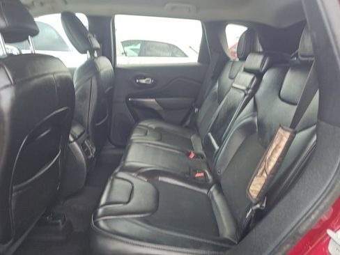 Used 2019 Jeep Cherokee Latitude Plus FWD image 24