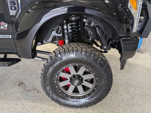 Used 2019 Ford F250 Lariat w/ Lariat Ultimate Package AWD/4WD image 15