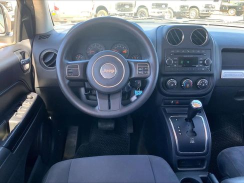 Used 2016 Jeep Compass Sport w/ Power Value Group image 6