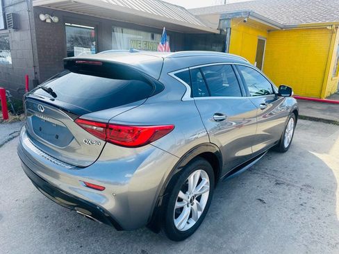 Used 2018 INFINITI QX30 Premium w/ Navigation Package image 5