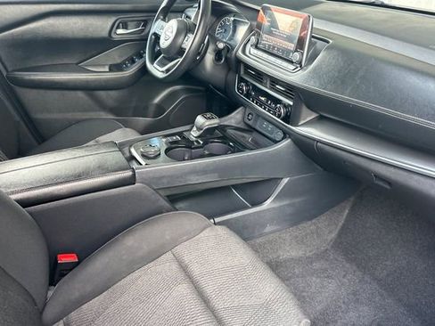 Used 2024 Nissan Rogue SV image 18