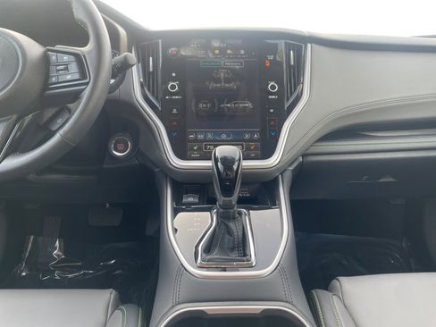 Used 2025 Subaru Outback Onyx Edition image 16