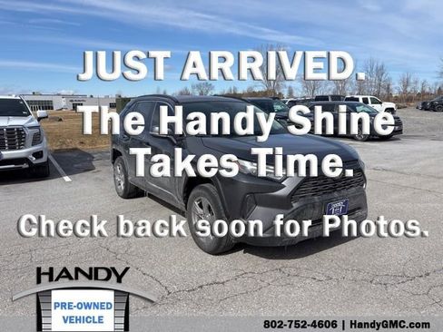Used 2022 Toyota RAV4 XLE image 1
