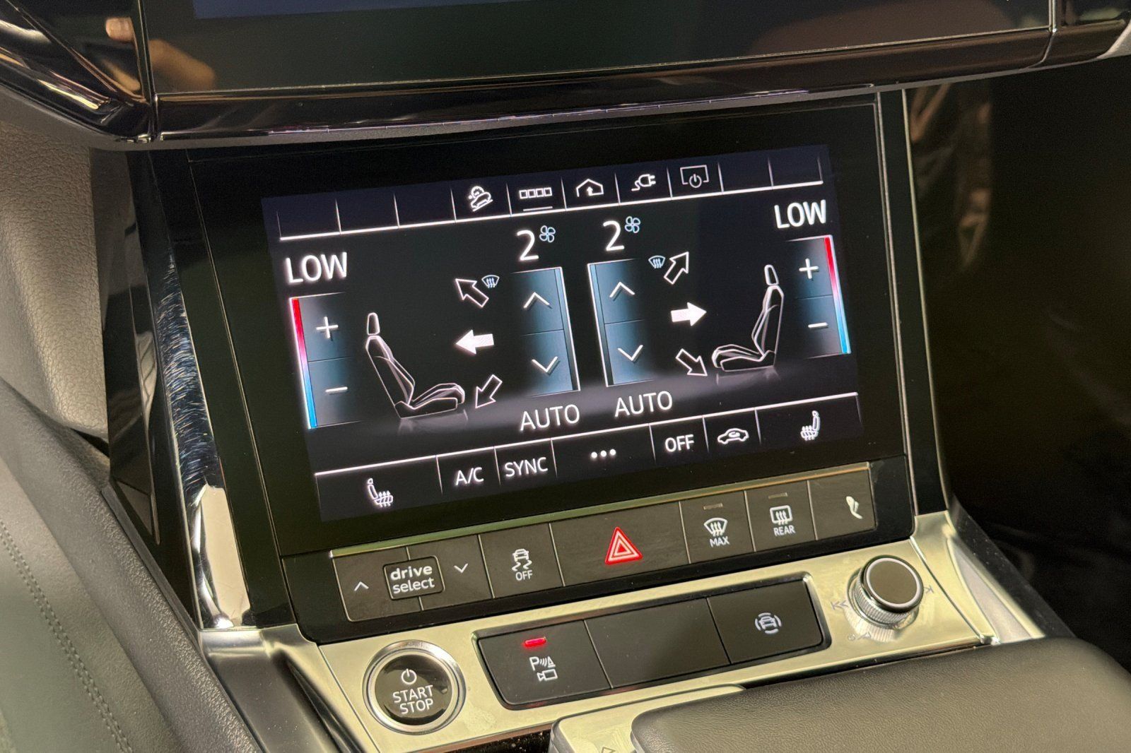 Used 2024 Audi Q8 e-tron Premium AWD/4WD image 20