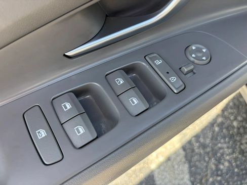 Used 2022 Hyundai Elantra SEL FWD image 43