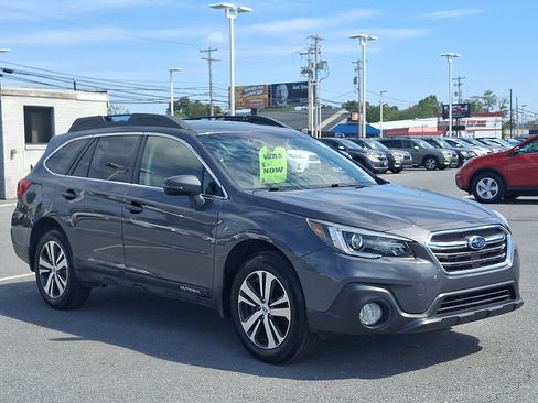 Used 2018 Subaru Outback 2.5i Limited AWD/4WD image 3