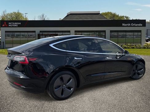 Used 2019 Tesla Model 3 Standard Range Plus image 5