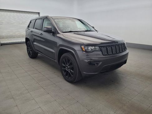Used 2018 Jeep Grand Cherokee Altitude image 13